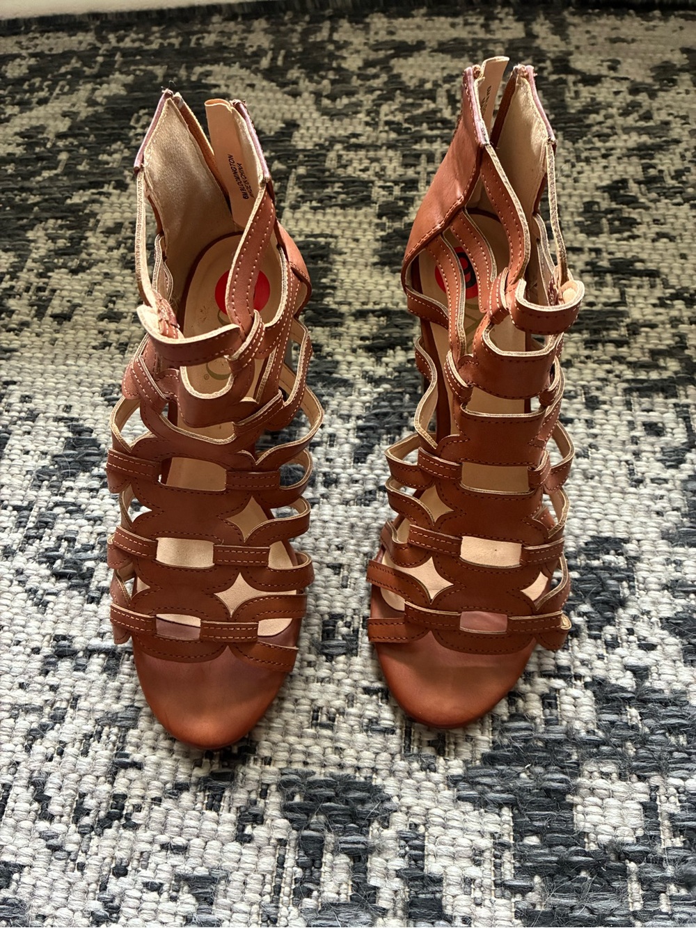 XOXO Brown Strappy Cage Gladiator Heels. Sz 6